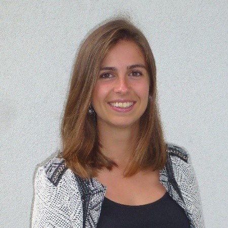 Julie, Heilpraktikerschule